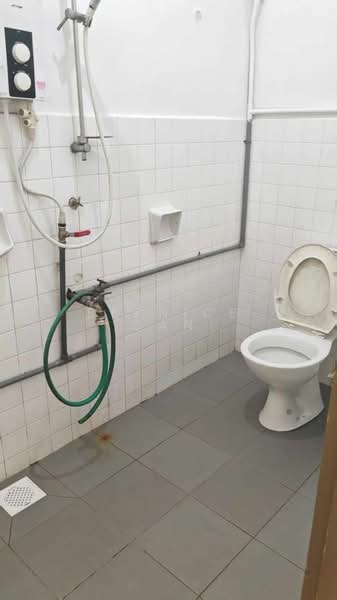Rumah Teres 2 Tingkat untuk Dijual di Taman Pelangi Indah (Ulu Tiram) - Bernice Gan - Bathroom - PropertyGuru.com.my