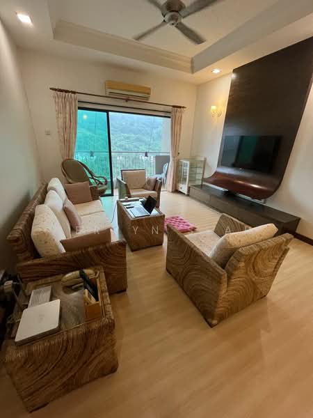 Kondominium untuk Dijual di Alpine Tower - Mervyn Seah - Living Room - PropertyGuru.com.my