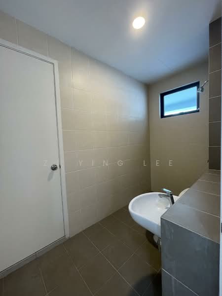 Rumah Teres 2 Tingkat untuk Disewa di Bandar Rimbayu (Telok Panglima Garang) - Zi Ying Lee - Bathroom - PropertyGuru.com.my