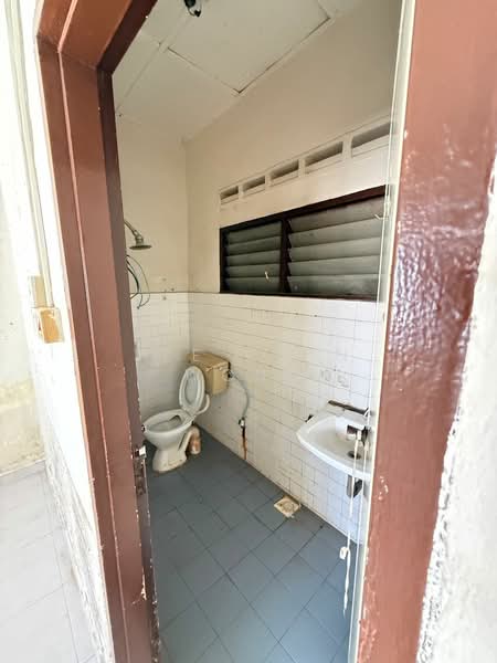 Rumah Teres 1 Tingkat untuk Dijual di Johor Bahru (Johor) - Lee Chin Wong - Bathroom - PropertyGuru.com.my