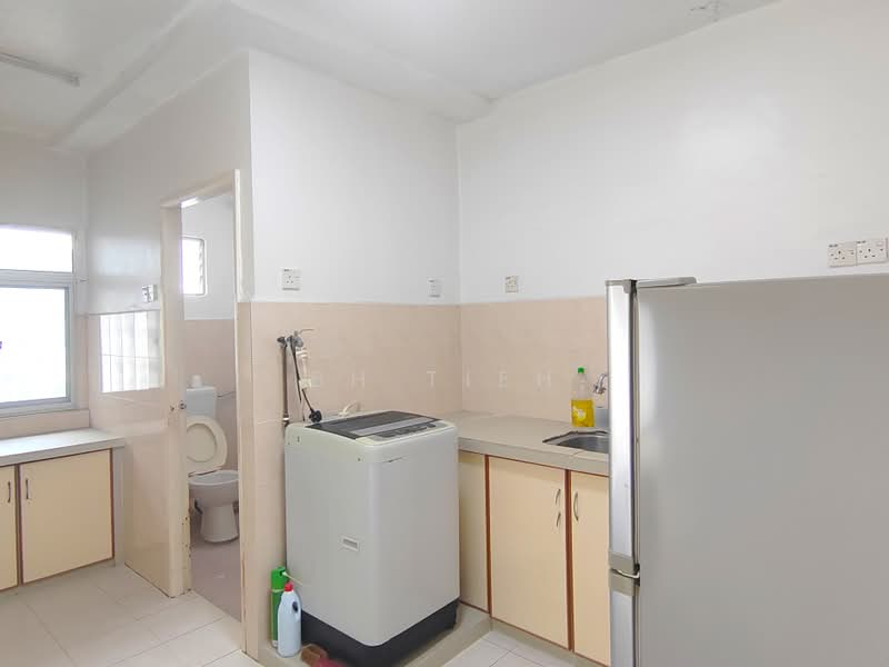Apartment for Sale at Sri Impian Apartment - BH Tieh - Kitchen - PropertyGuru.com.my