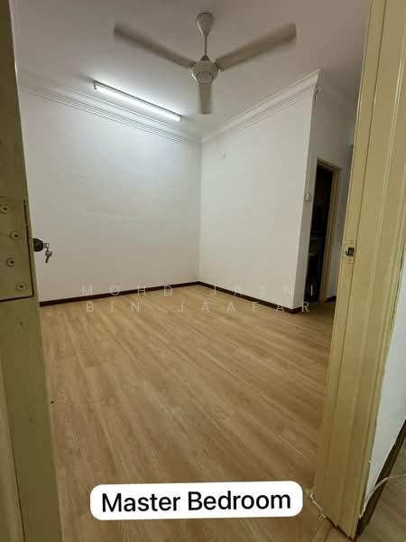 Pangsapuri untuk Dijual di Elite Apartment - Mohd Jasni Bin Jaafar - Master Bedroom - PropertyGuru.com.my