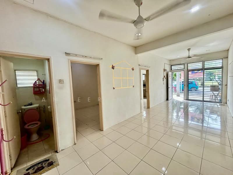 1-storey Terraced House for Sale in Jenjarom (Selangor) - Ammeer Nadzrai - Bathroom - PropertyGuru.com.my