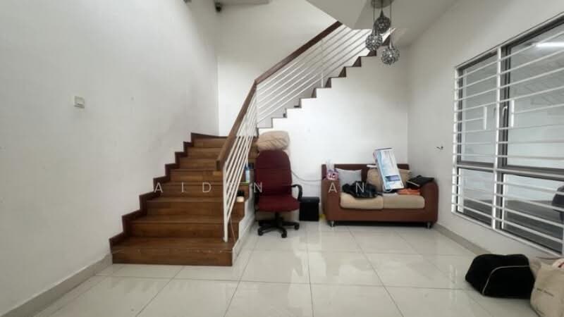 Rumah Berkembar untuk Dijual di Saujana Villa (Kajang) - Aiden Dang - Living Room - PropertyGuru.com.my