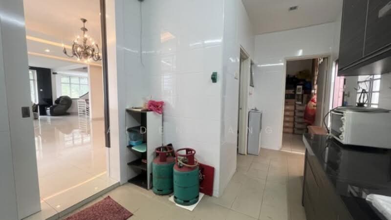 Rumah Berkembar untuk Dijual di Saujana Villa (Kajang) - Aiden Dang - Living Room - PropertyGuru.com.my