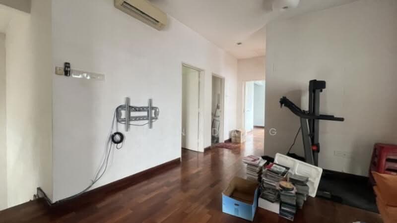 Rumah Berkembar untuk Dijual di Saujana Villa (Kajang) - Aiden Dang - Living Room - PropertyGuru.com.my
