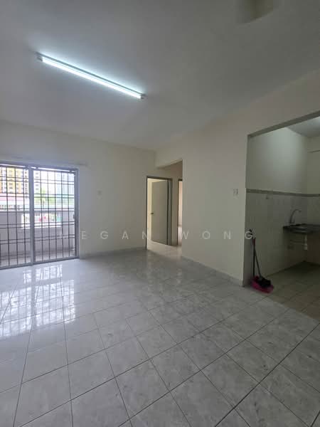 Kondominium untuk Dijual di Pelangi Damansara - Megan Wong - Living Room - PropertyGuru.com.my