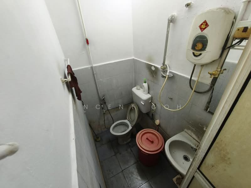 Rumah Teres 2 Tingkat untuk Dijual di Kepong (Kuala Lumpur) - Vincent Goh - Bathroom - PropertyGuru.com.my