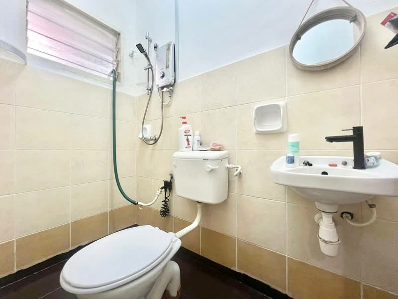 2-storey Terraced House for Sale in Jenjarom (Selangor) - Mohd Mortadza Ahmad - Bathroom - PropertyGuru.com.my