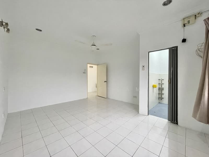 2-storey Terraced House for Sale in Taman Taming Ria (Balakong) - Lewis Tam - PropertyGuru.com.my
