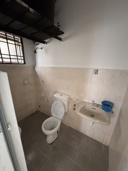 Flat for Sale at Seri Mengkuang - DX GAN - Bathroom - PropertyGuru.com.my