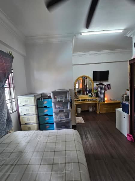 Pangsapuri untuk Dijual di Permas Ville Apartment - Tuan Ling - Bedroom - PropertyGuru.com.my