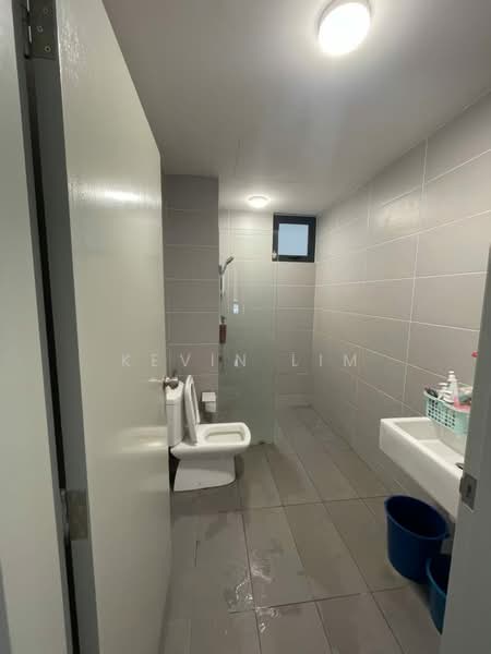Kondominium untuk Dijual di Golden Triangle 2 - Kevin Lim - Bathroom - PropertyGuru.com.my