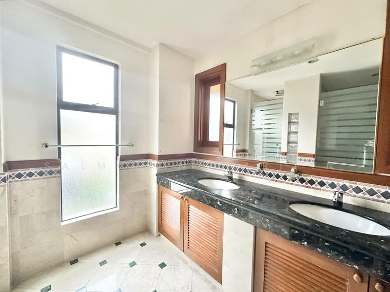 Rumah Banglo untuk Dijual di Seri Kembangan (Selangor) - Salmi Binti Aripin - Bathroom - PropertyGuru.com.my