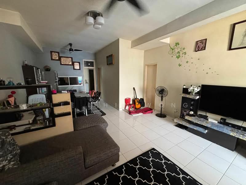 Rumah Teres 2 Tingkat untuk Dijual di Setia Tropika (Johor Bahru) - Lee Chin Wong - Living Room - PropertyGuru.com.my