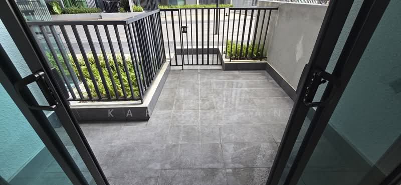 Servis Apartment untuk Disewa di AraTre' Residences - Karen Chan - Balcony - PropertyGuru.com.my