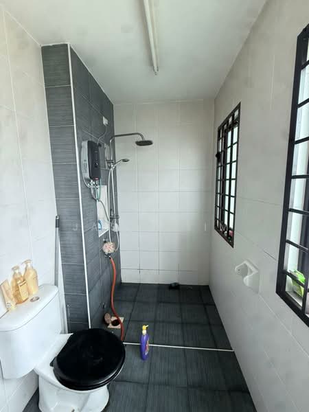 Rumah Teres 2 Tingkat untuk Dijual di Taman Redang (Johor Bahru) - Jason Sim - Bathroom - PropertyGuru.com.my