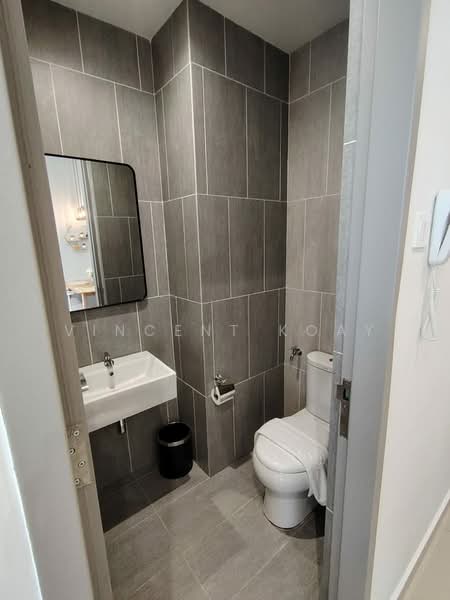 Servis Apartment untuk Dijual di Iconic Regency - Vincent Koay - Bathroom - PropertyGuru.com.my