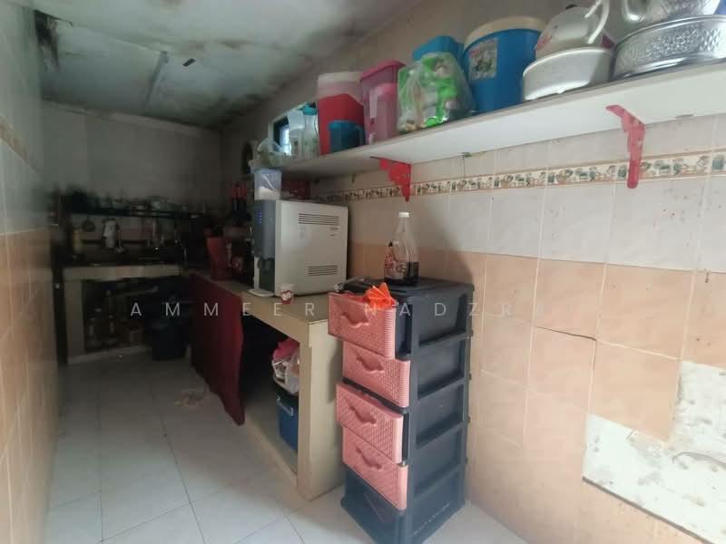 2-storey Terraced House for Sale in Bandar Mahkota Cheras (Cheras) - Ammeer Nadzrai - Kitchen - PropertyGuru.com.my
