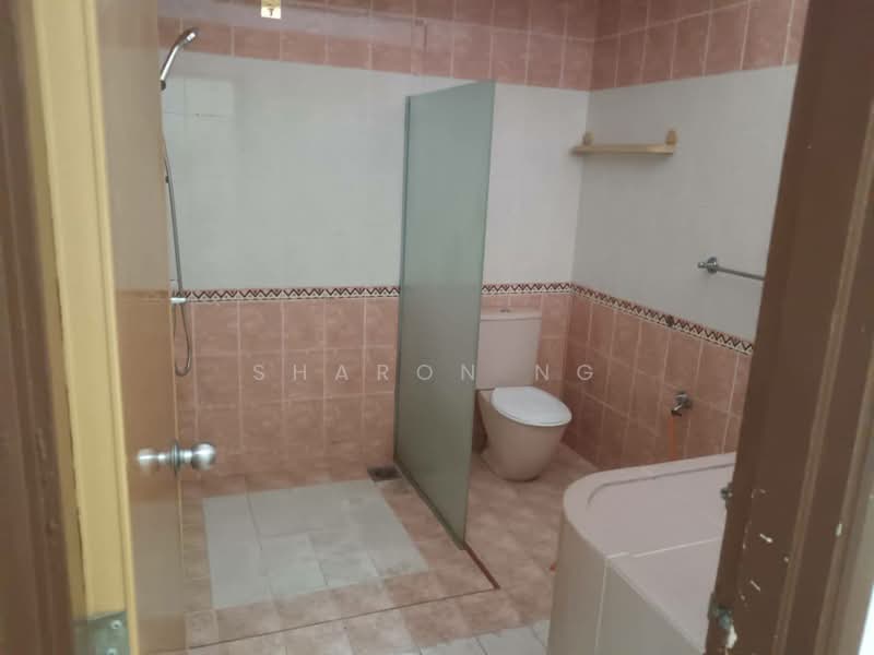 Rumah Teres 2 Tingkat untuk Dijual di Taman Pelangi (Johor Bahru) - Sharon Ng - Bathroom - PropertyGuru.com.my