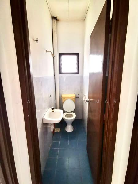 2-storey Terraced House for Sale in Taman Lestari Putra (Seri Kembangan) - Hazeman Omar - Bathroom - PropertyGuru.com.my