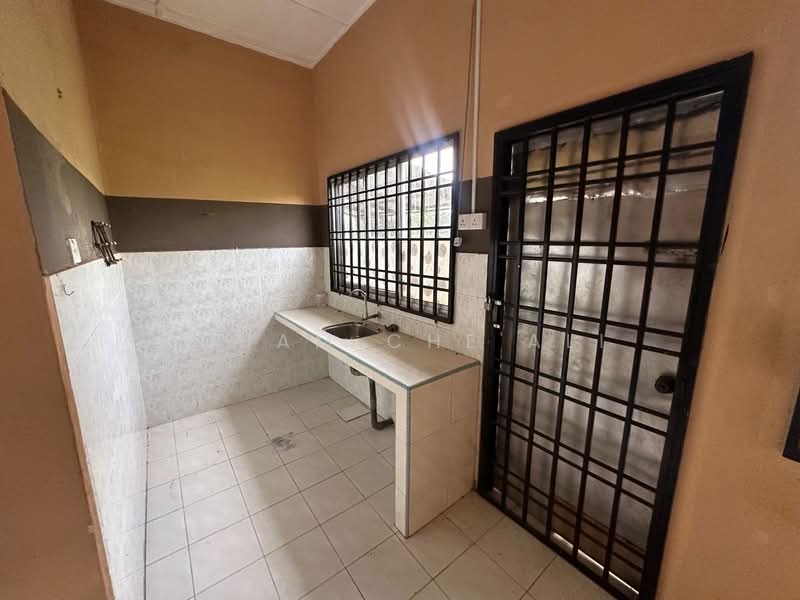 1-storey Terraced House for Sale in Taman Aneka Jaya (Kuantan) - Idham Che'Ali - Kitchen - PropertyGuru.com.my