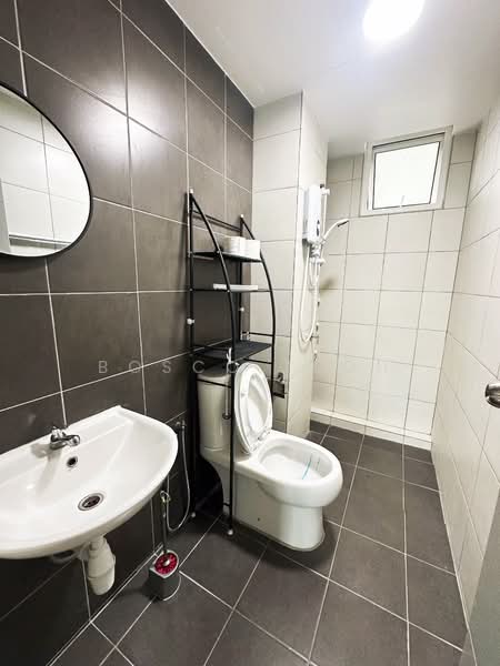 Kondominium untuk Disewa di Fairview Residence - Bosco Teoh - Bathroom - PropertyGuru.com.my