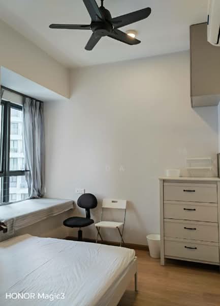 Service Residence for Sale at Royal Strand @ Country Garden Danga Bay - Linda . - Bedroom - PropertyGuru.com.my