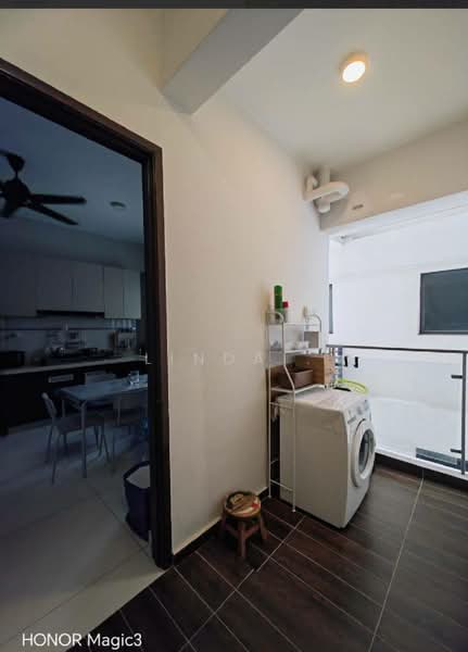 Service Residence for Sale at Royal Strand @ Country Garden Danga Bay - Linda . - Kitchen - PropertyGuru.com.my