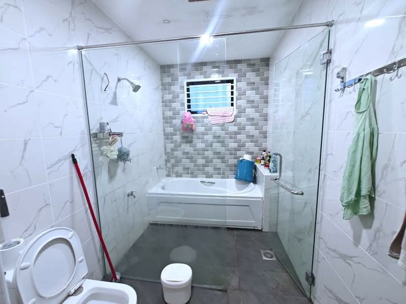 Rumah Teres 2 Tingkat untuk Dijual di Masai (Johor) - Karl Lim - Bathroom - PropertyGuru.com.my