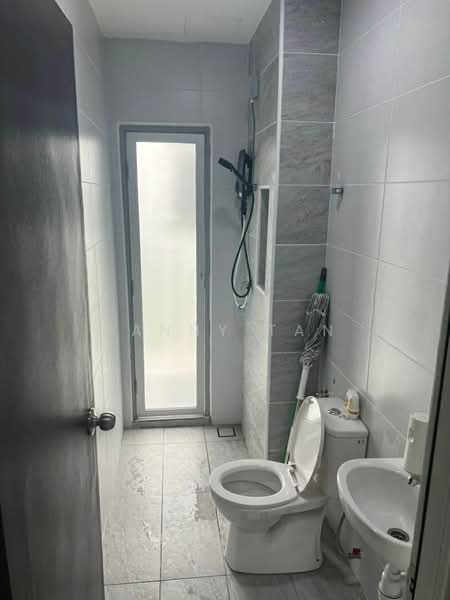 Service Residence for Rent at KSL Residence 2 @ Kangkar Tebrau - Fanny Tan - Bathroom - PropertyGuru.com.my