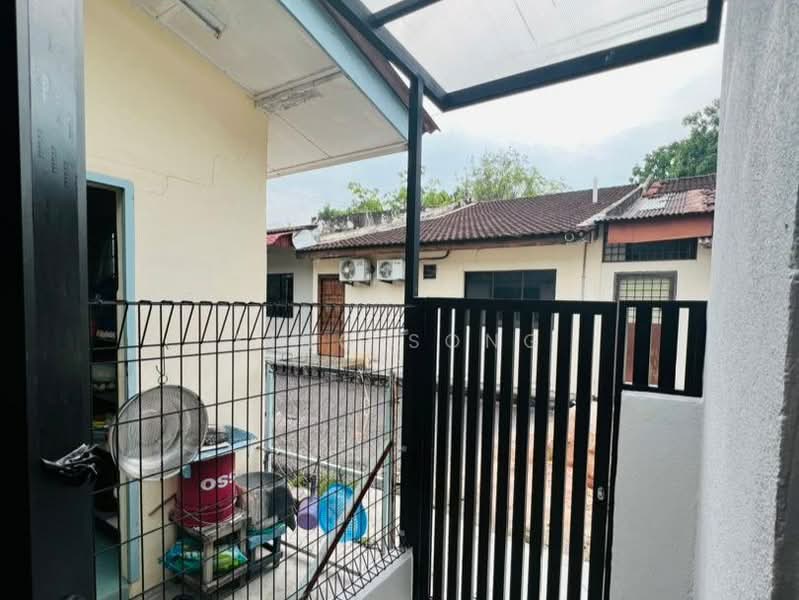 Rumah Teres 1 Tingkat untuk Dijual di Taman Merdeka (Batu Berendam) - King Song - Exterior - PropertyGuru.com.my