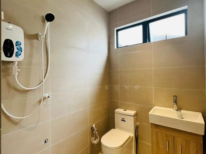 Rumah Teres 1 Tingkat untuk Dijual di Taman Merdeka (Batu Berendam) - King Song - Bathroom - PropertyGuru.com.my