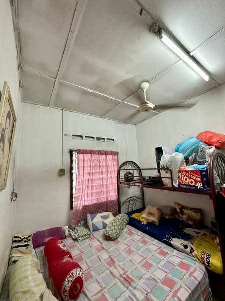 Rumah Teres 1 Tingkat untuk Dijual di Senai (Johor) - Jadelyn Ng - Bedroom - PropertyGuru.com.my