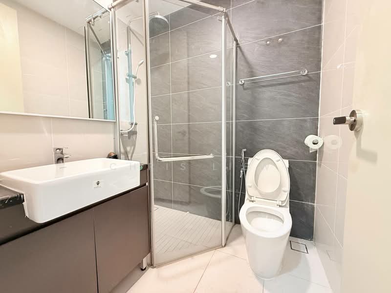 Kondominium untuk Dijual di Bay Point @ Country Garden Danga Bay - Chris Liew - Bathroom - PropertyGuru.com.my