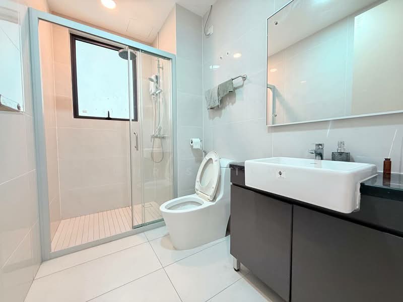 Kondominium untuk Dijual di Bay Point @ Country Garden Danga Bay - Chris Liew - Bathroom - PropertyGuru.com.my