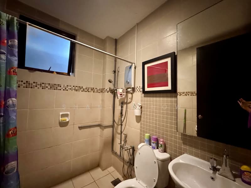 Rumah Berkembar untuk Dijual di Taman Aman Sari (Bandar Kinrara) - Shanice Low - Bathroom - PropertyGuru.com.my