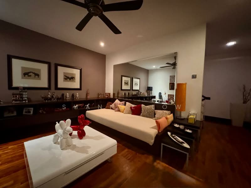 Rumah Berkembar untuk Dijual di Taman Aman Sari (Bandar Kinrara) - Shanice Low - Living Room - PropertyGuru.com.my
