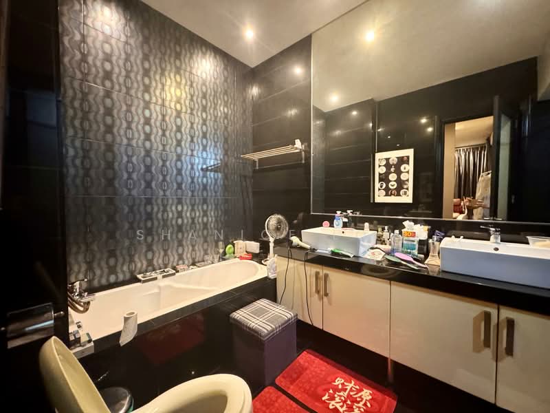 Rumah Berkembar untuk Dijual di Taman Aman Sari (Bandar Kinrara) - Shanice Low - Bathroom - PropertyGuru.com.my