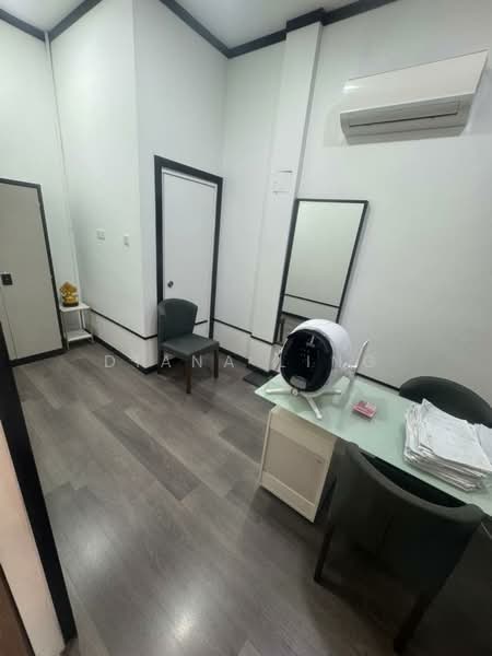 Shop for Rent in Laman Seri Business Park (Shah Alam) - Diana Ling - Interior - PropertyGuru.com.my