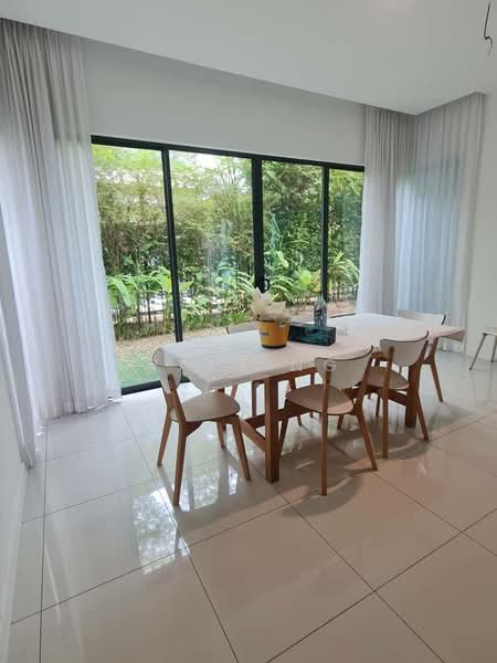 Rumah Berkembar untuk Disewa di Leisure Farm (Gelang Patah) - Rain Ng - Dining Room - PropertyGuru.com.my