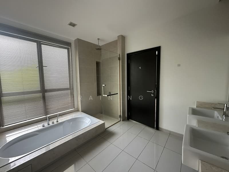 Rumah Berkembar untuk Disewa di Leisure Farm (Gelang Patah) - Rain Ng - Bathroom - PropertyGuru.com.my