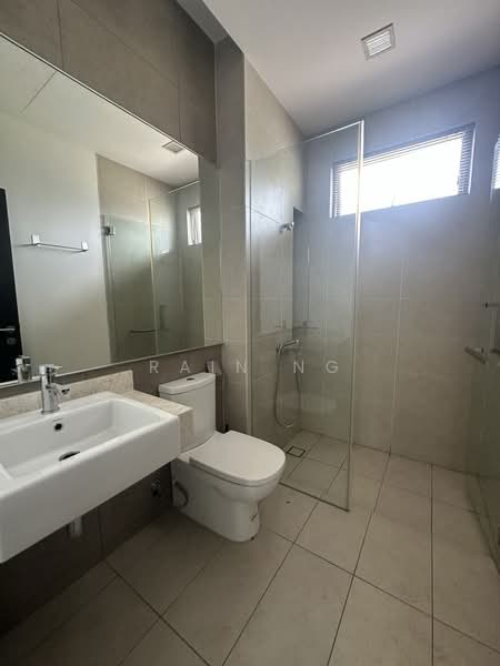 Rumah Berkembar untuk Disewa di Leisure Farm (Gelang Patah) - Rain Ng - Bathroom - PropertyGuru.com.my