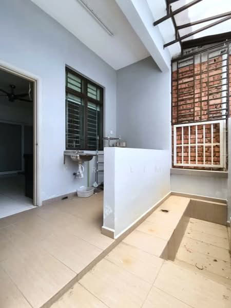 Rumah Teres 2 Tingkat untuk Dijual di Bandar Dato Onn (Tebrau) - Karl Lim - Balcony - PropertyGuru.com.my