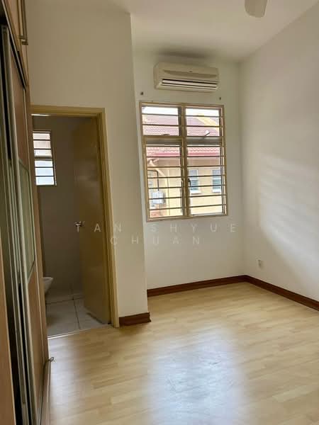 Rumah Teres untuk Dijual di Kota Kemuning (Shah Alam) - Tan Shyue Chuan - Bedroom - PropertyGuru.com.my