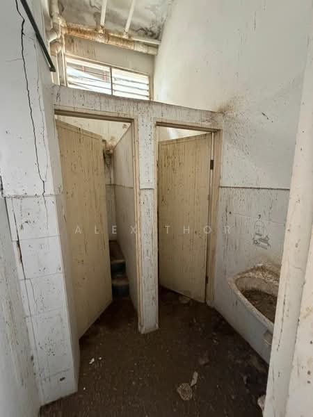 Rumah Banglo untuk Disewa di George Town (Penang) - Alex Thor - Bathroom - PropertyGuru.com.my