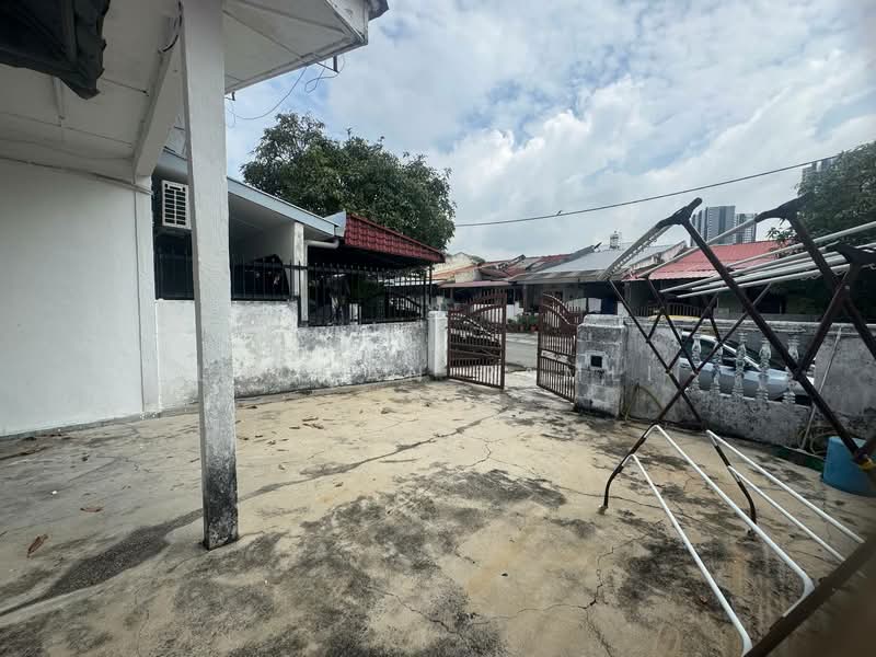 1-storey Terraced House for Sale in Bandar Kinrara Seksyen 1 (Bandar Kinrara) - Luqman Ramli - Exterior - PropertyGuru.com.my