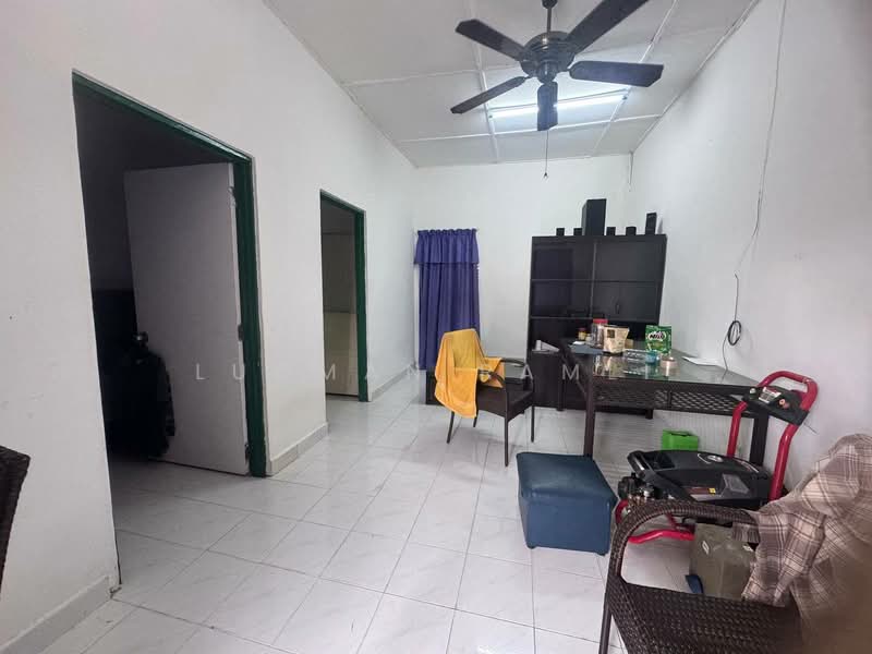 1-storey Terraced House for Sale in Bandar Kinrara Seksyen 1 (Bandar Kinrara) - Luqman Ramli - Living Room - PropertyGuru.com.my