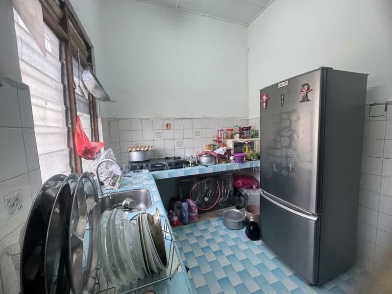 1-storey Terraced House for Sale in Bandar Kinrara Seksyen 1 (Bandar Kinrara) - Luqman Ramli - Kitchen - PropertyGuru.com.my