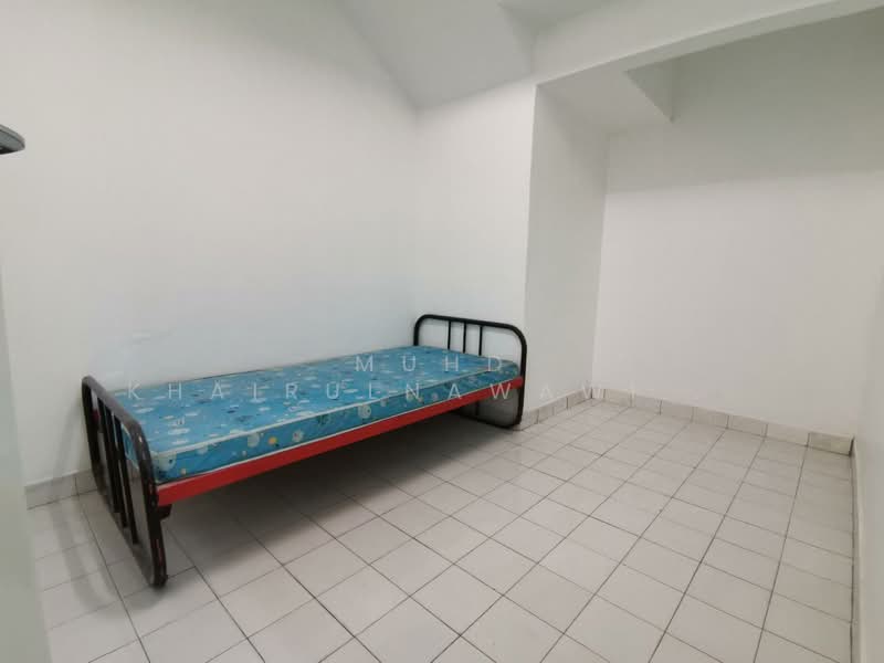 2-storey Terraced House for Sale in SS8 (Petaling Jaya) - Muhd Khairulnawawi Kamaruddin - Bedroom - PropertyGuru.com.my